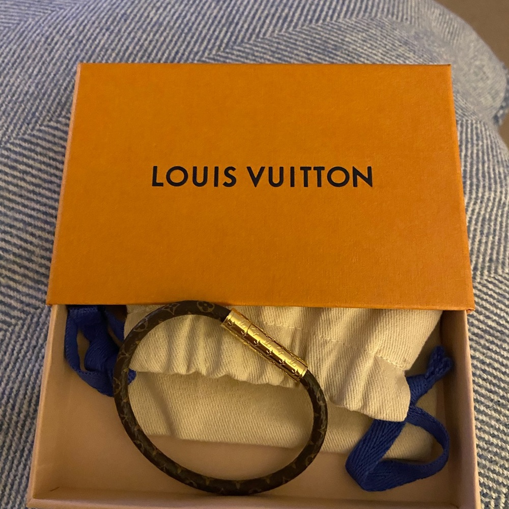 Monogram Confidential Louis Vuitton bracelet